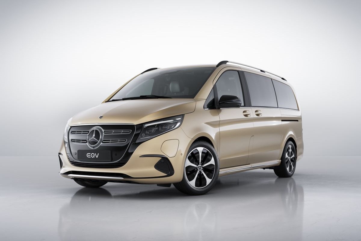 Mercedes-Benz EQV vollelektrische Großraumlimousine Lackierung kalaharigold metallic (1802) Baureihe 447 EQV