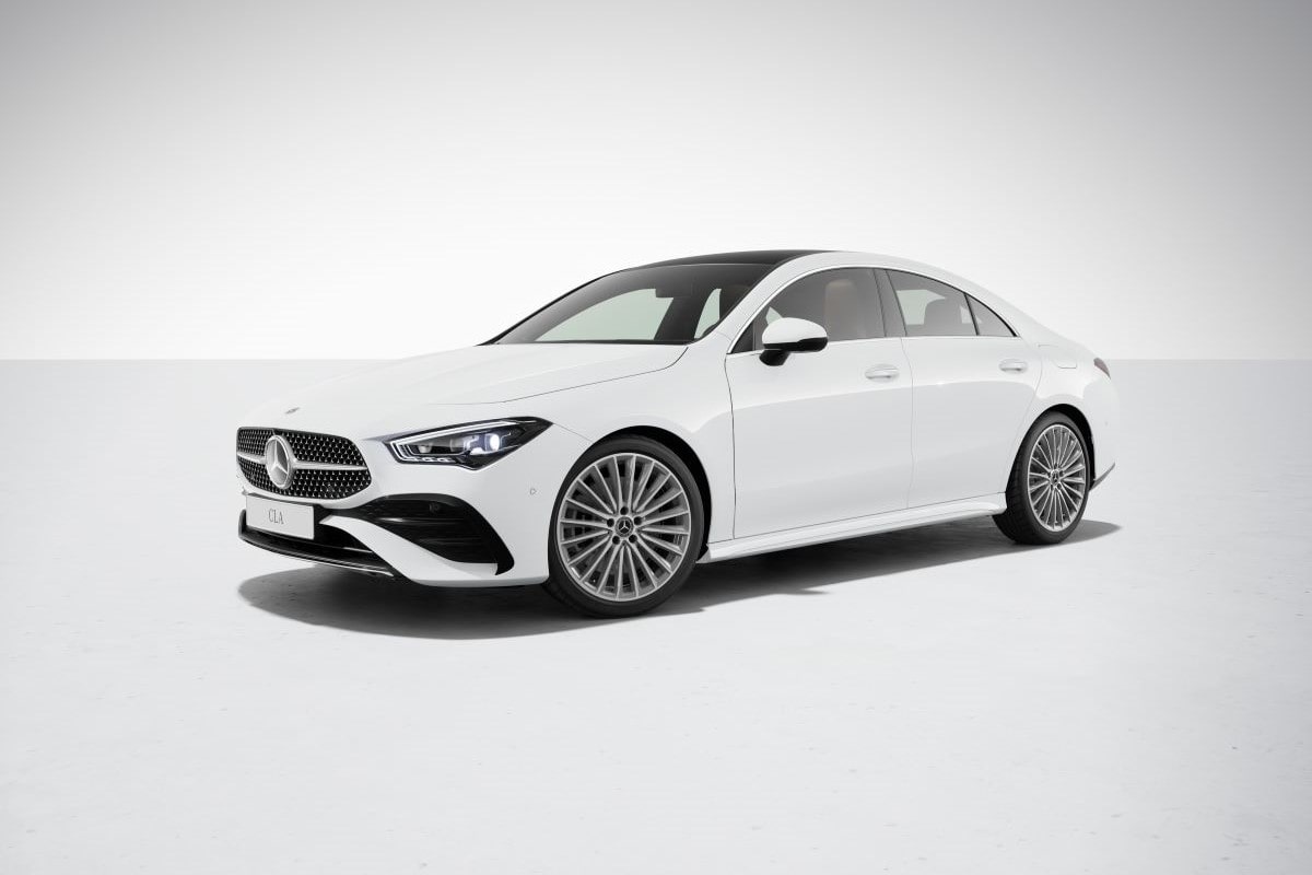 Mercedes-Benz CLA Coupé Modell 2024 in Lackierung polarweiß (149U) Baureihe C118