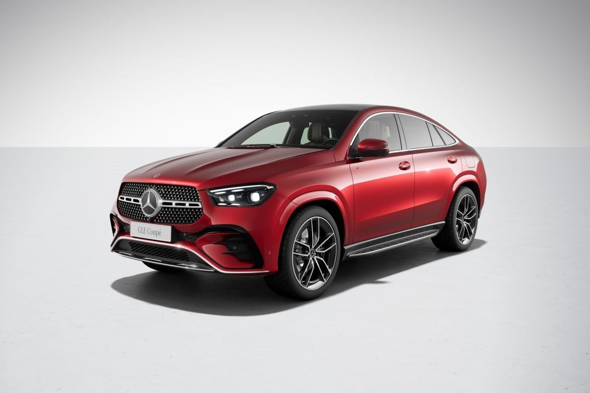 Mercedes-Benz GLE Coupé Modell 2024 in Lackierung MANUFAKTUR hyazinthrot metallic (996U) Baureihe C167