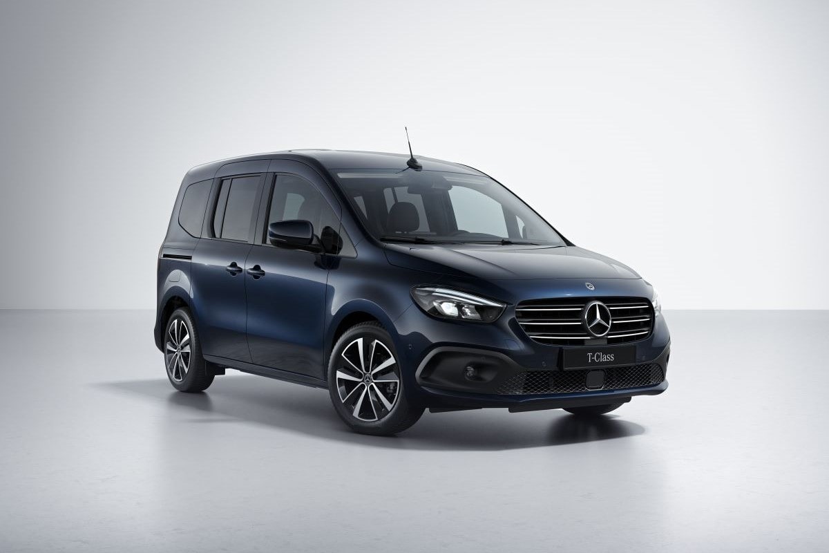 Mercedes-Benz T-Klasse Familien Van Modell 2024 in Lackierung cavansitblau (5890) Baureihe 4208