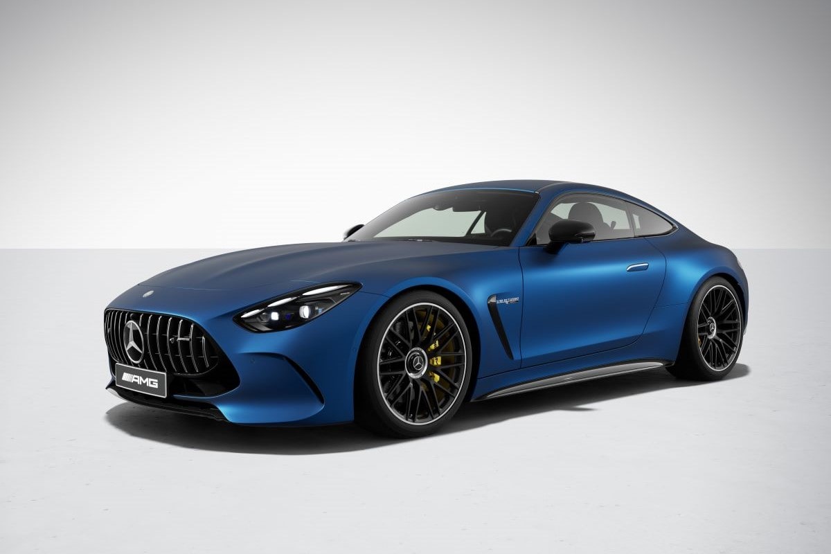 Mercedes-AMG GT Modell 2024 Lackierung MANUFAKTUR spektralblau magno (593U)