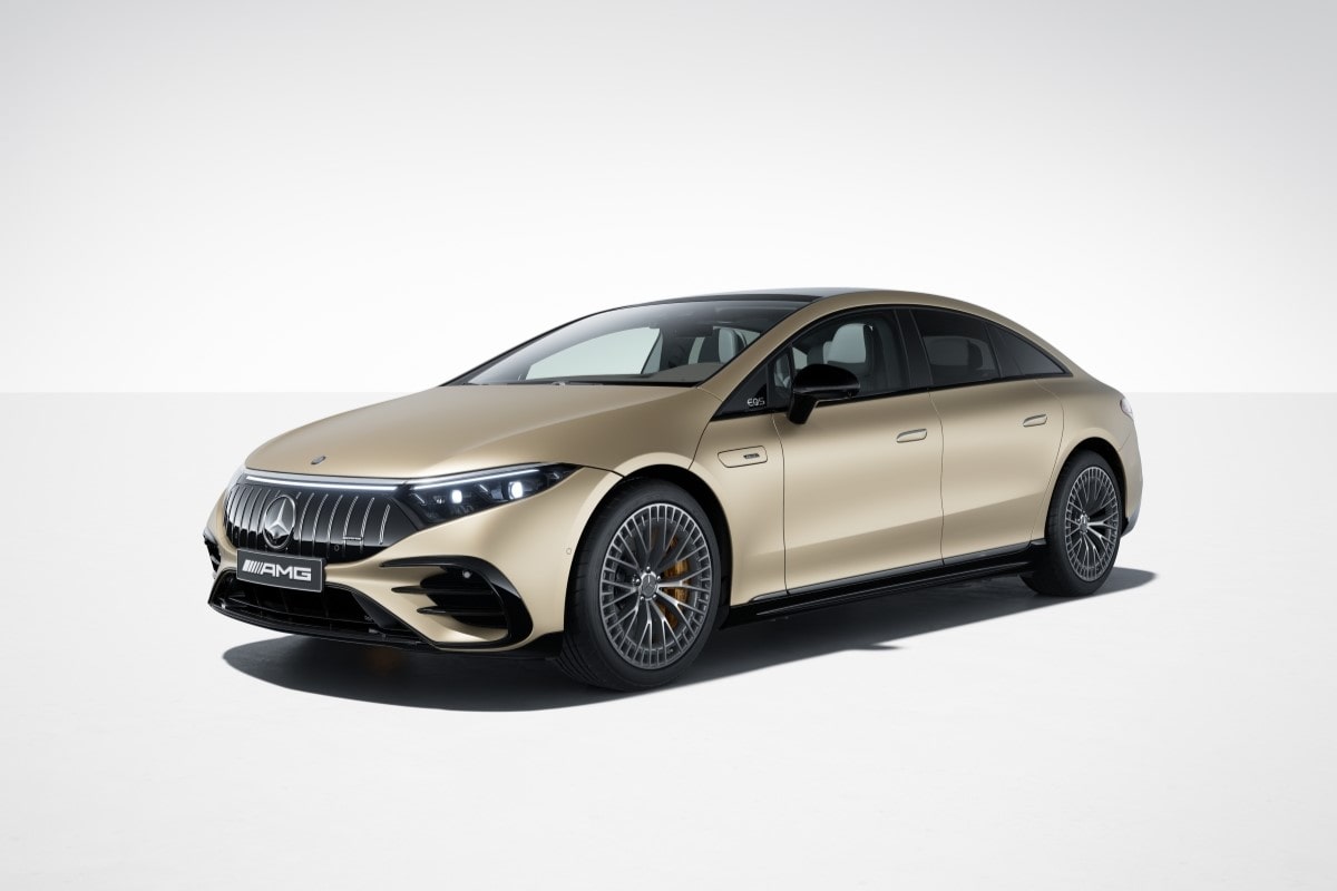 mercedes-amg_eqs_baureihe_v_297_in_manufaktur_kalaharigold_magno_677u_-_taunus-auto_in_wiesbaden_und_idstein-min