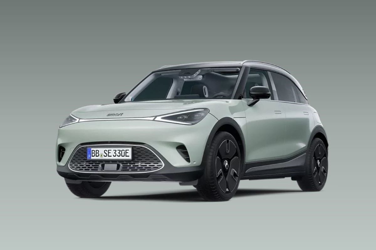 farbmuster_smart_1_in_lackierung_future_green_metallic_-_dachfarbe_eclipse_black_-_taunus-auto-min
