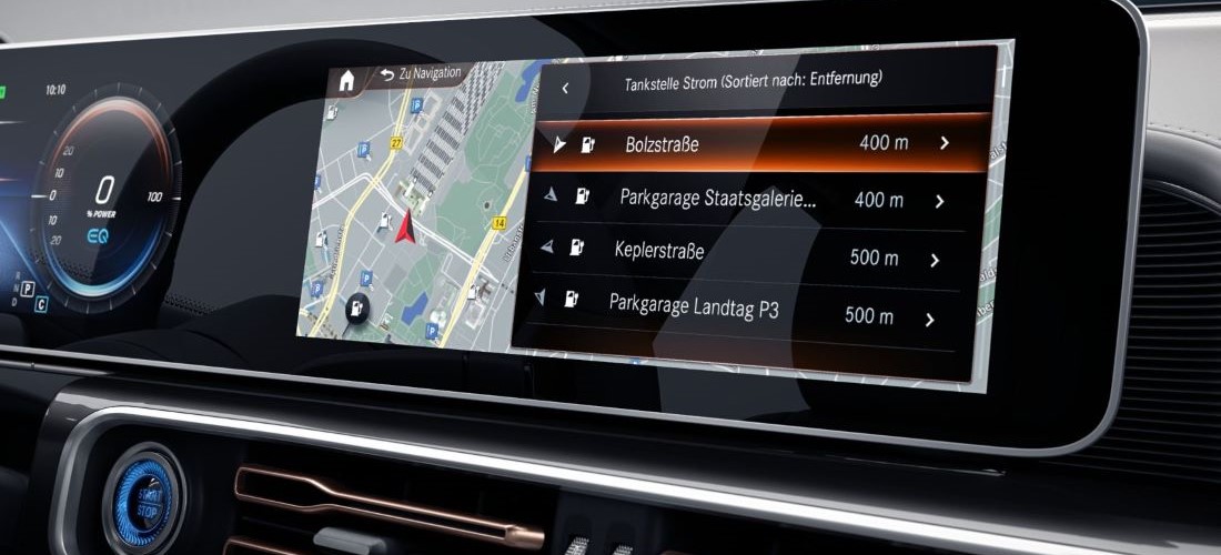 Zu sehen ist das Display von Mercedes-Benz.