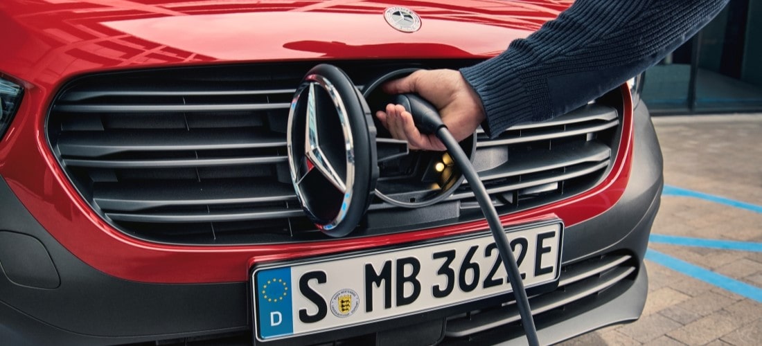 mercedes-benz_ecitan_baureihe_w420_exterieur_1_-_taunus-auto-min