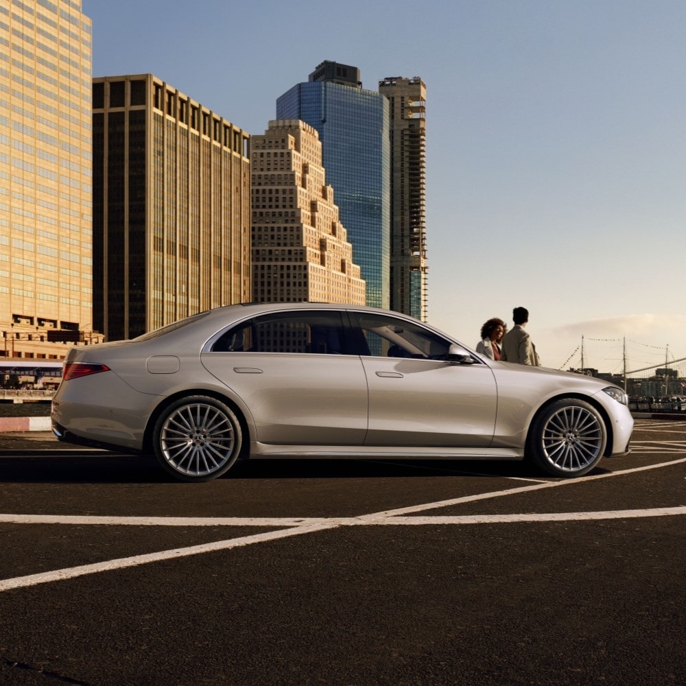 mercedes-benz_s-klasse_baureihe_w223_exterieur_2_-_taunus-auto-min