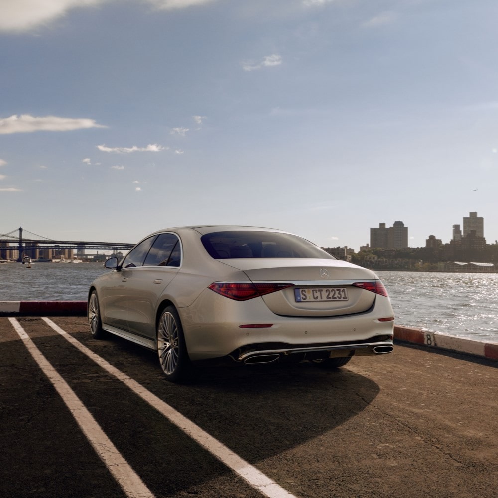 mercedes-benz_s-klasse_baureihe_w223_exterieur_3_-_taunus-auto-min