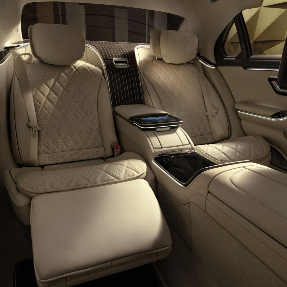 mercedes-benz_s-klasse_baureihe_w223_interieur_6_-_taunus-auto-min