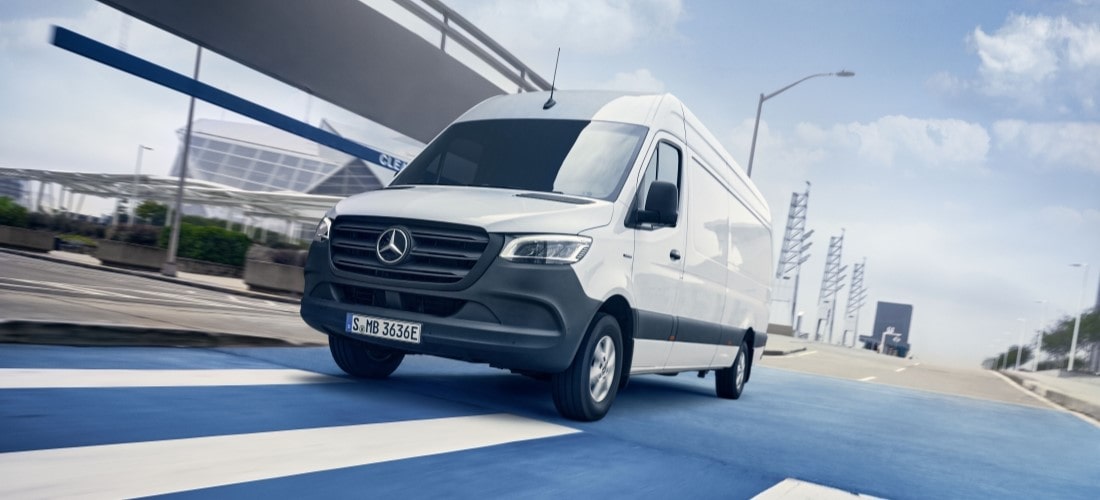mercedes-benz_esprinter_kastenwagen_baureihe_w907_exterieur_1_-_taunus-auto-min