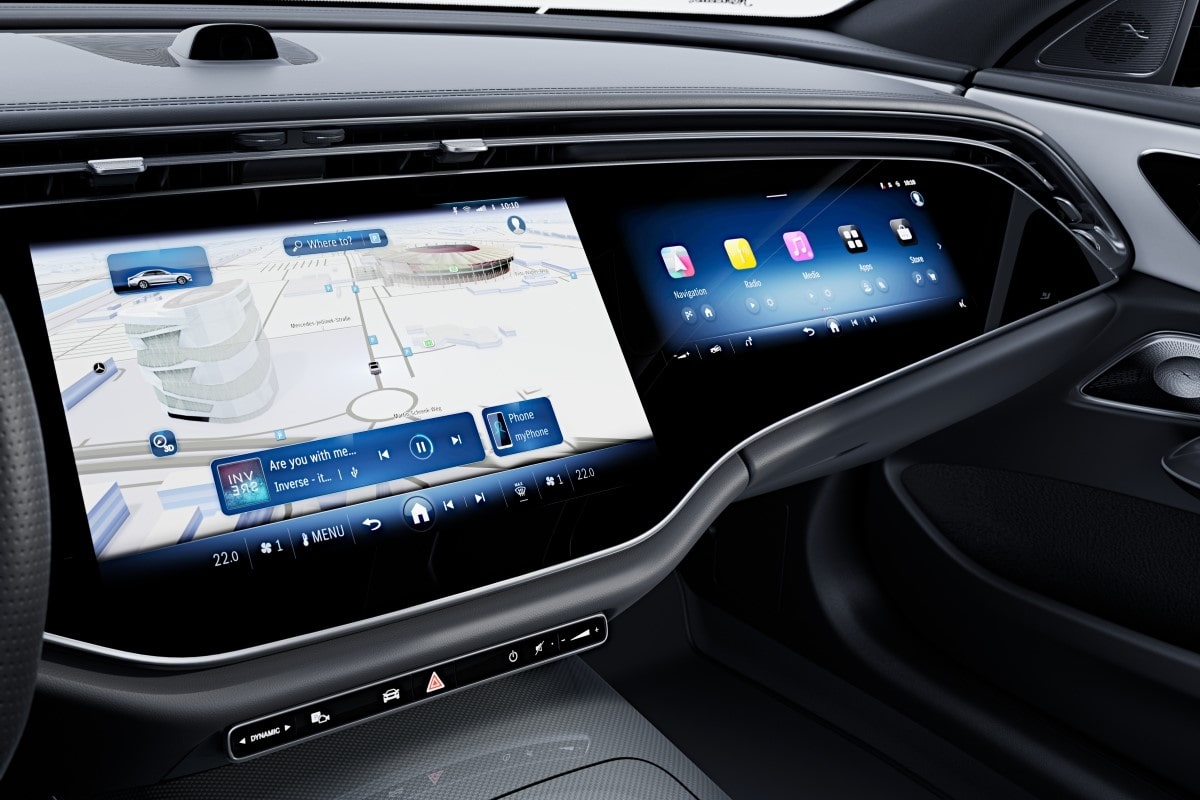 mbux_superscreen_von_mercedes-benz_in_der_e-klasse_w214_1_-_taunus-auto-min