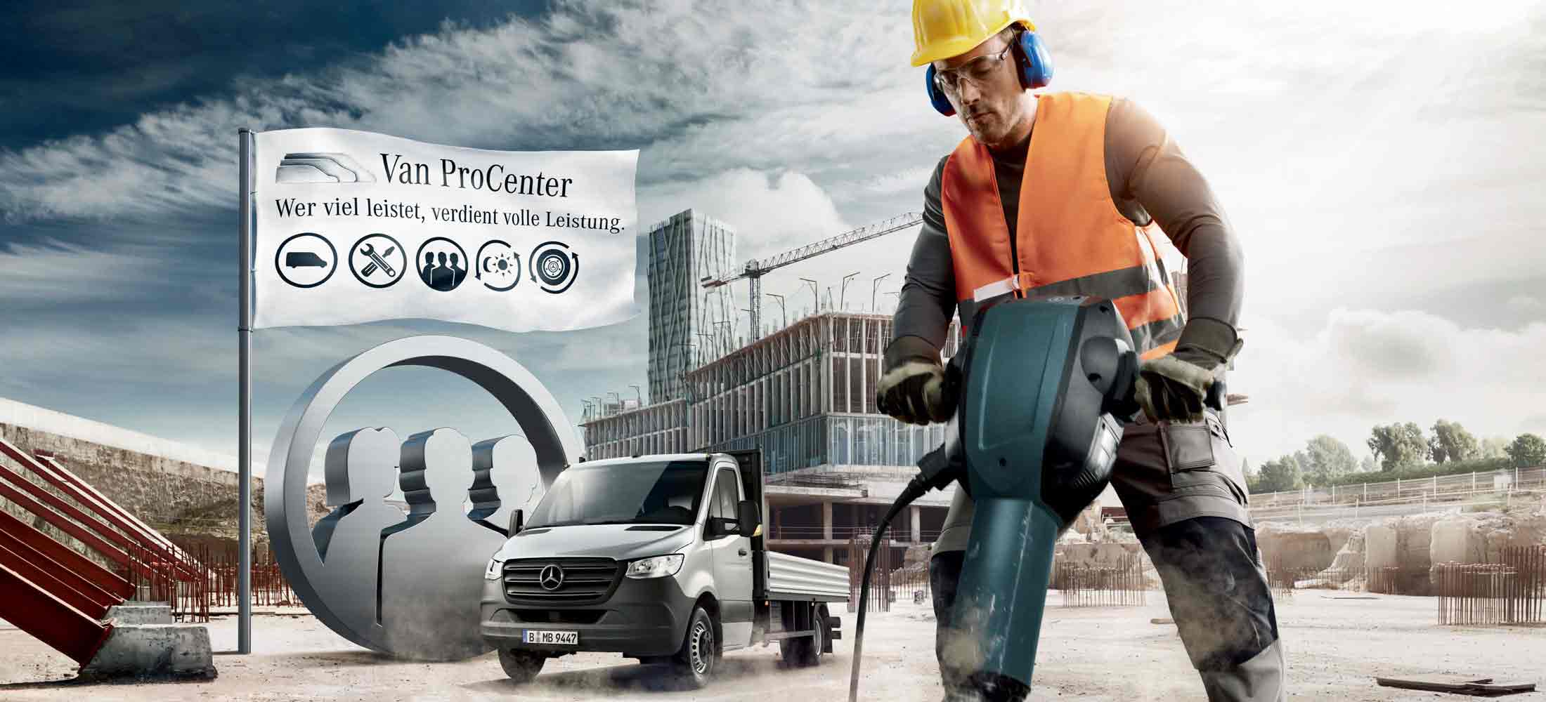 Mitarbeiter bei einer Montagearbeit