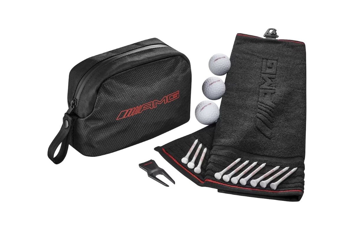 zu sehen ist ein AMG Golf-Geschenkset