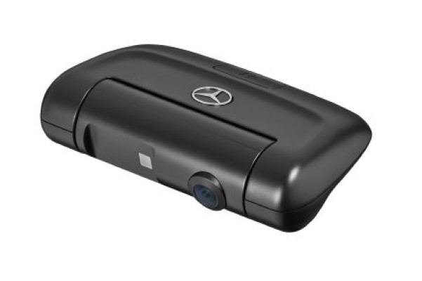 zu sehen ist eine Mercedes-Benz Dashcam 