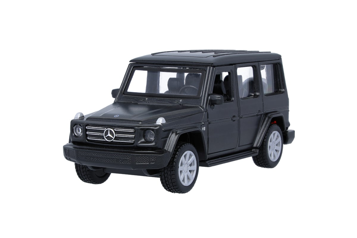 zu sehen ist eine schwarze G-Klasse W463